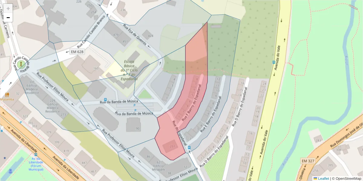 Mapa detalhado do código postal 3700-013 com limites, códigos postais vizinhos e agências dos correios